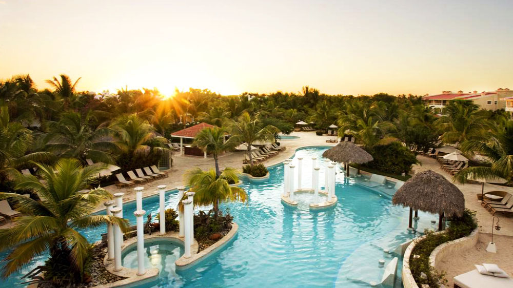 meliá-caribe-tropical-best-resort-Breezes-Resort & Spa-Bahamas-resorts-cheap-affordable-budget-friendly-all-inclusive-super-resorts-hotels-bahamas-beach-daccanomics