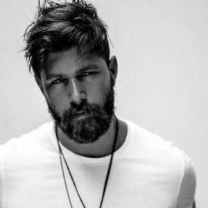 medium hairstyles for men with beards