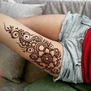 beautiful floral henna tattoo on leg thigh flower mehndi tattoo design